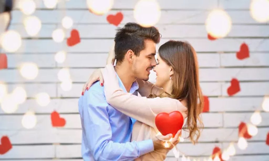 7 Hal yang Ada di Kepala Pria Saat Berciuman 