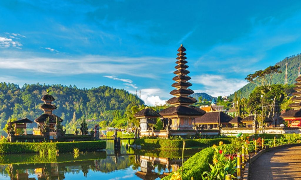 5 Tempat Wisata Indonesia yang Jadi Destinasi Favorit Wisatawan Asing 