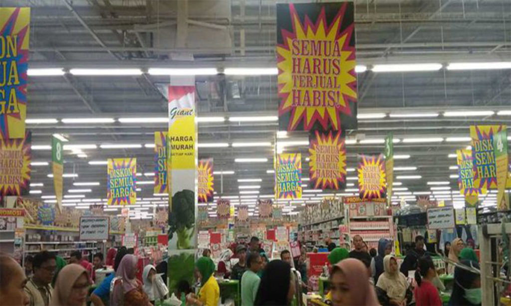 Supermarket Besar Giant Sampai Akhirnya Tutup