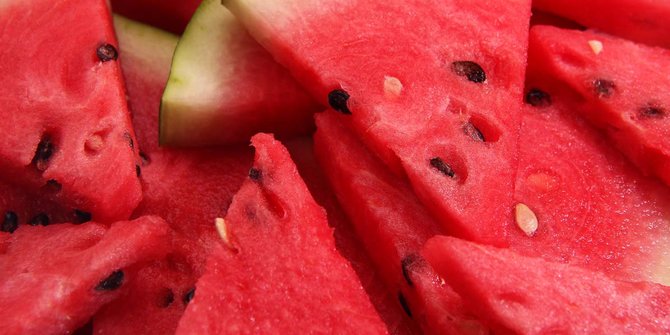 Manfaat buah semangka untuk kesehatan tubuh