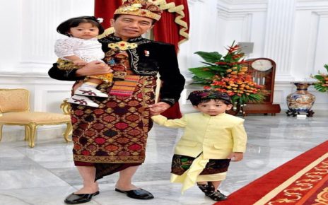 2 Aksi Jokowi yang Bikin Kaget di Upacara HUT ke-74 RI