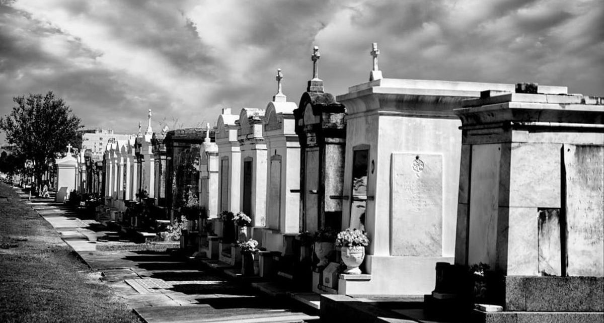 Kuburan Vampir, 5 Legenda Aneh Tentang Makam di Amerika