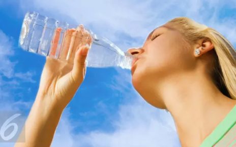 7 Efek Negatif Minum Air Putih Berlebihan, Timbulkan Masalah pada Jantung