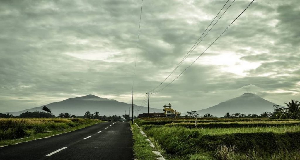  5 Pasang Gunung Indonesia Ini Mirip dan Berdekatan 