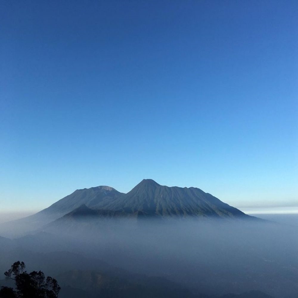  5 Pasang Gunung Indonesia Ini Mirip dan Berdekatan 