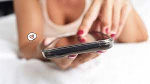 6 Tips Sexting dengan Pasangan, Berani Coba? | Orami