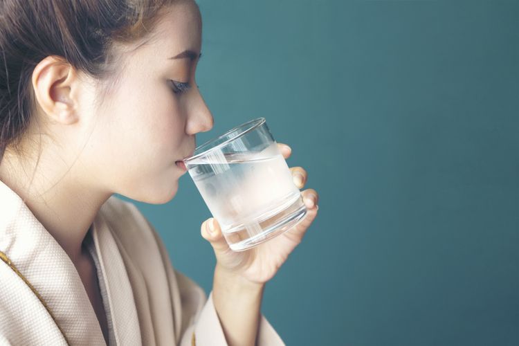 Mengenal Terapi Air Putih Beserta Risikonya