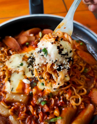 Makanan Korea yang Berbahan Dasar Mie, Lezat Bikin Ketagihan